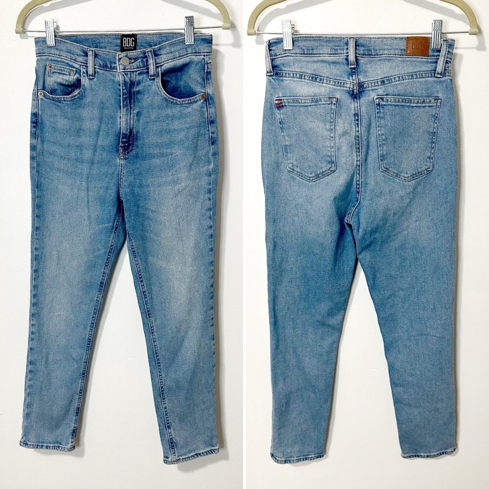 Urban Outfitters BDG Light Wash Girlfriend High Rise Crop Jeans Size 28
